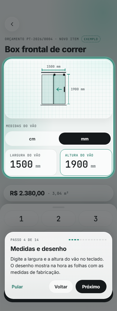 Tela de orçamento com medidas e desenho de um box de banheiro
